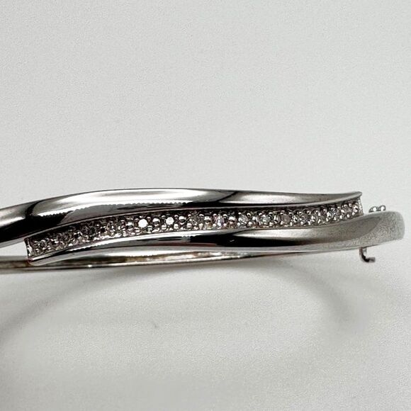 Sterling Silver Diamond Hinged Bangle Bracelet 0.075 TCW - Picture 5 of 9
